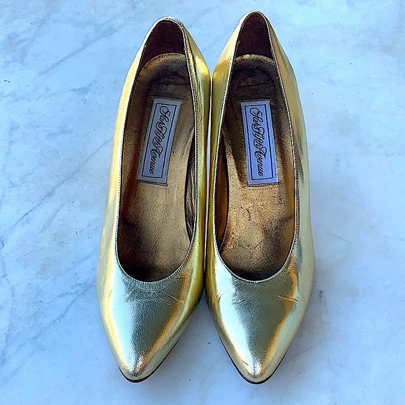 SAKS FIFTH AVENUE HEELS VINTAGE GOLD MADE IN ITALY 3 1/2 IN SIZE 9  GENTLY WORN - Picture 3 of 8